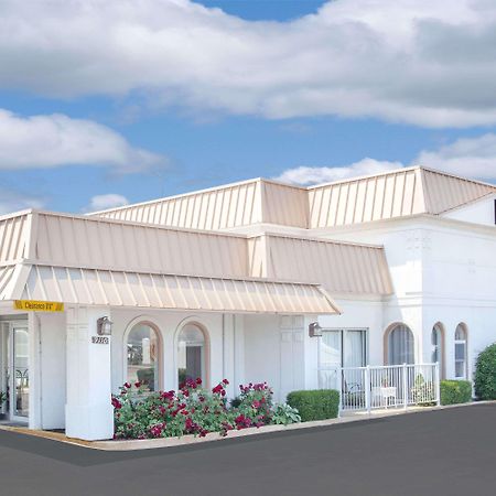 Super 8 By Wyndham Morton Grove/Chicago Hotel Екстериор снимка
