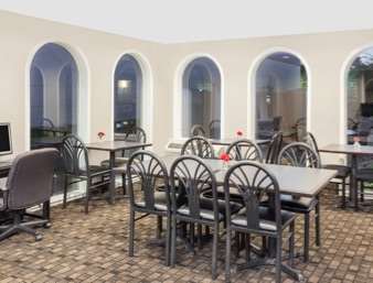 Super 8 By Wyndham Morton Grove/Chicago Hotel Интериор снимка